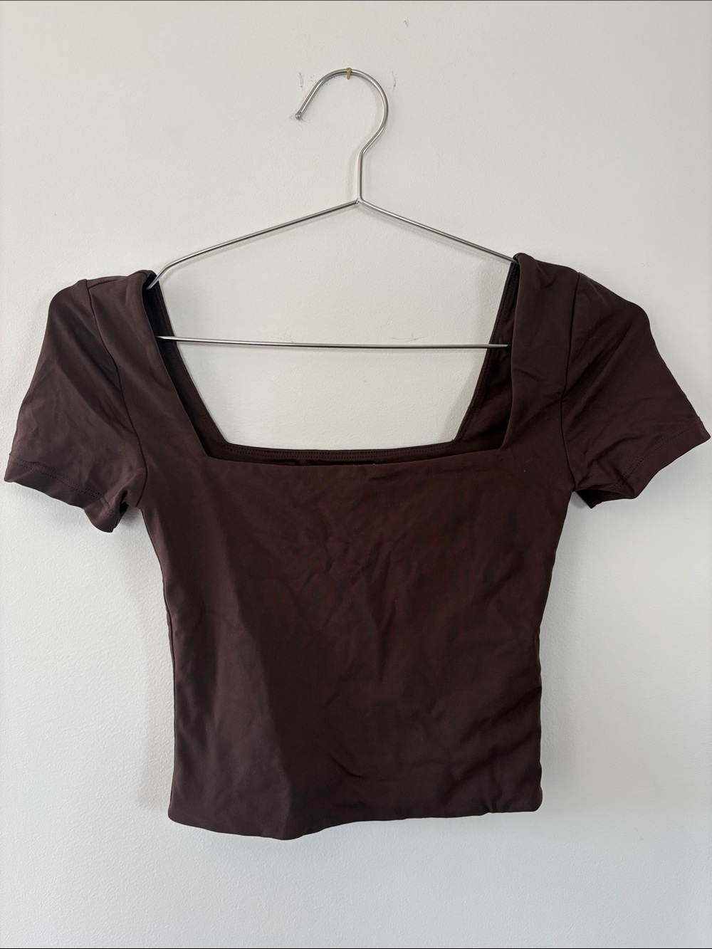 Babaton Square Neck Short Sleeve Crop Top - Chocolate Brown